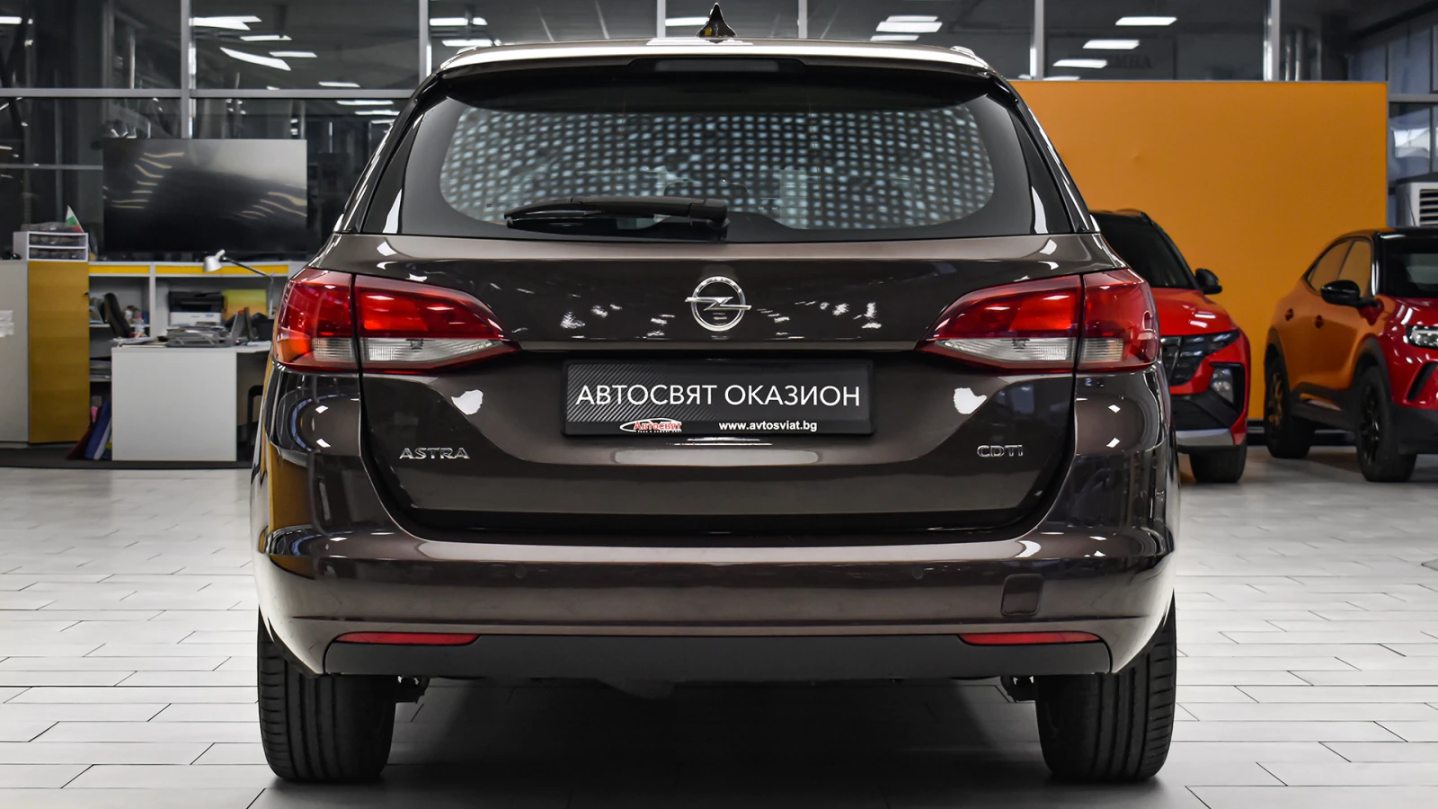 Opel Astra Sports Tourer 1.6 CDTi Bussines Premium Automatic - изображение 3