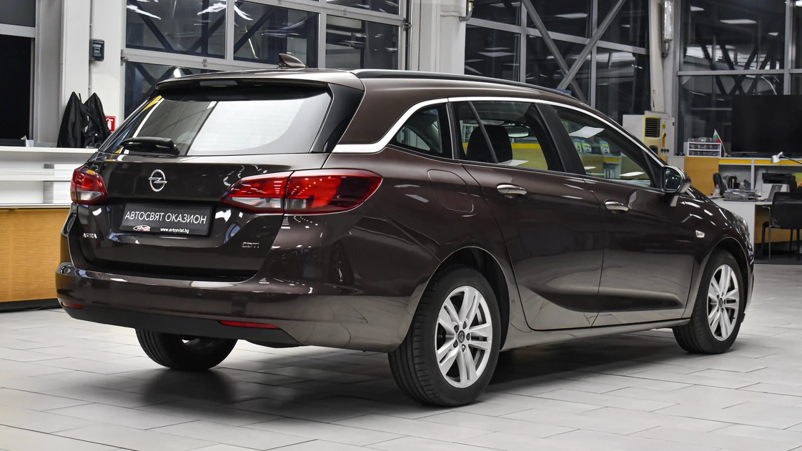 Opel Astra Sports Tourer 1.6 CDTi Bussines Premium Automatic - изображение 6