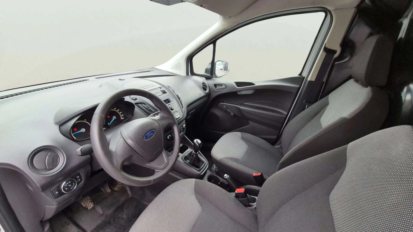 Ford Courier 1.5 TDCi - изображение 10