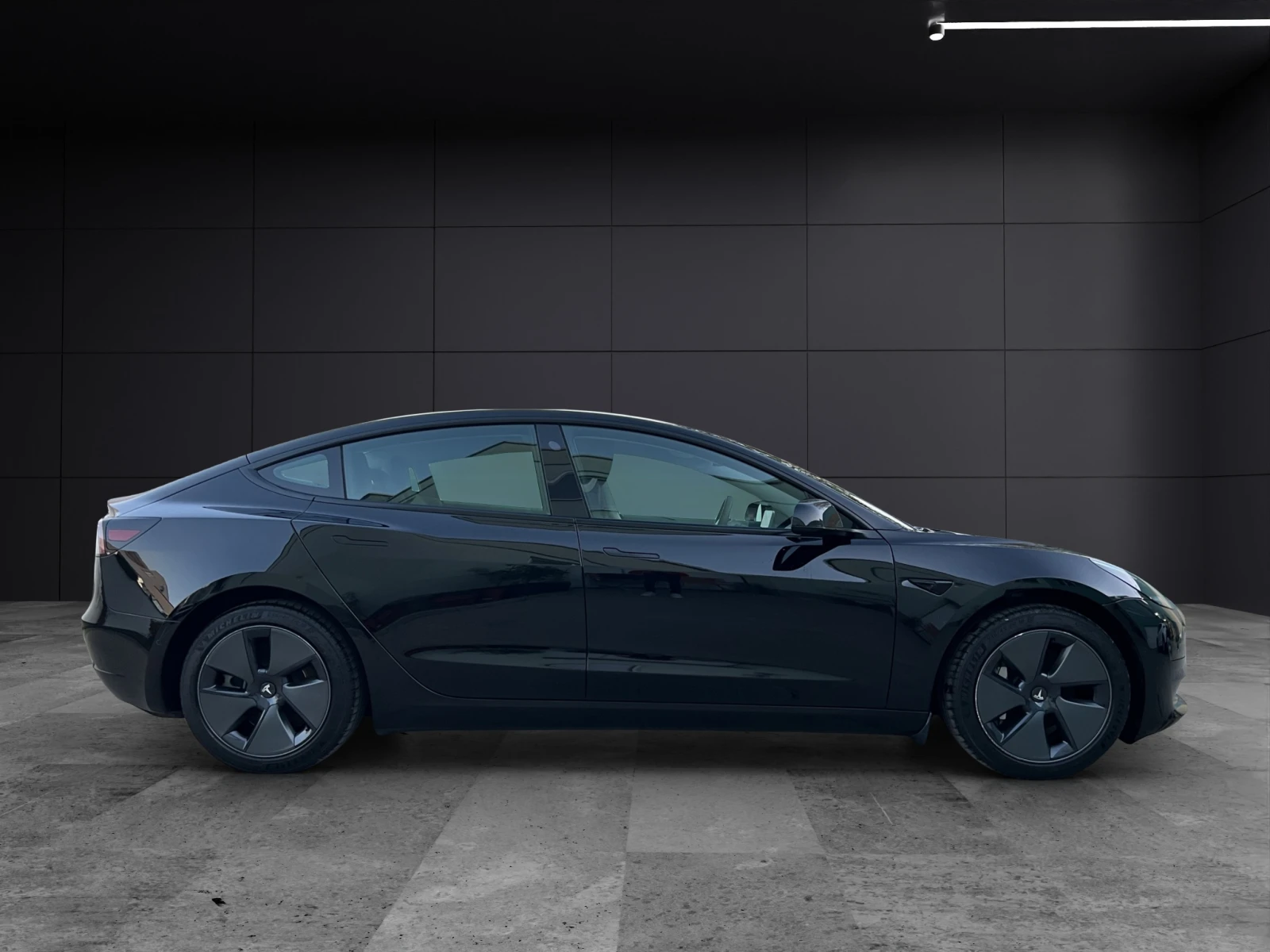 Tesla Model 3 Standard Range Plus - изображение 7