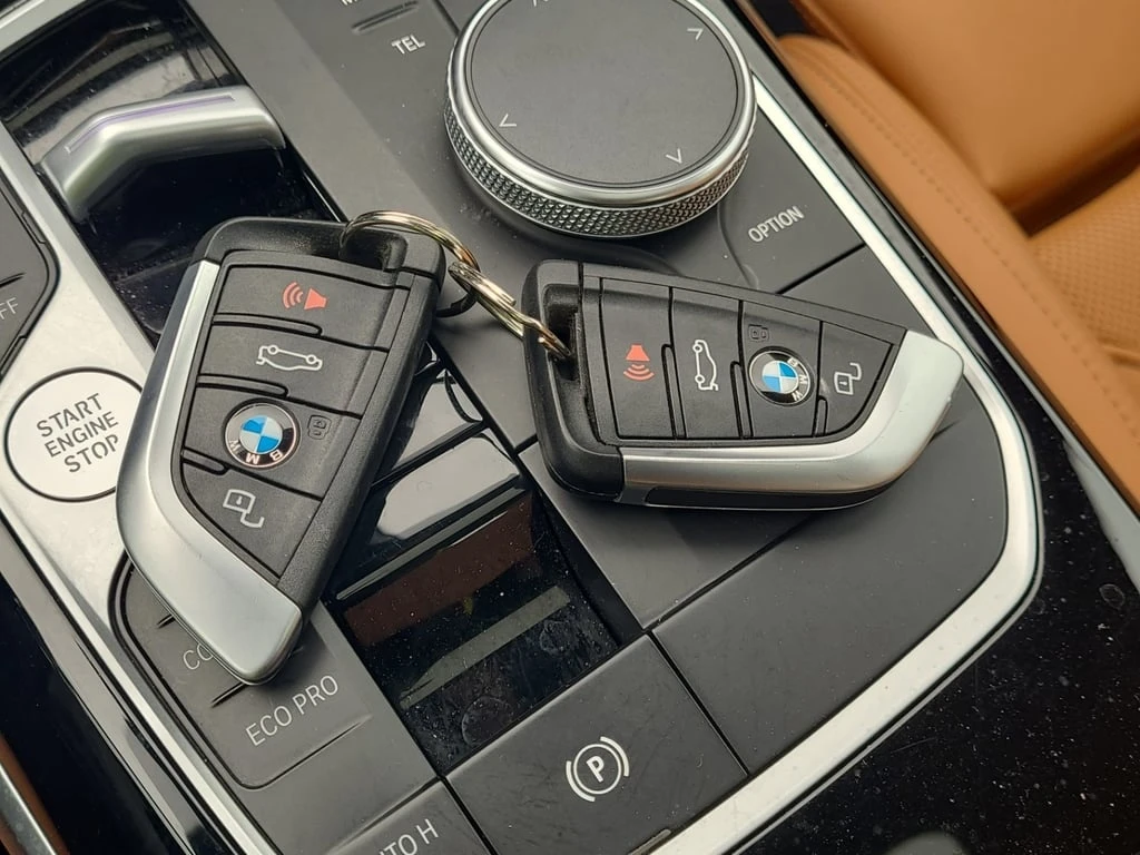 BMW 330 xDrive * LED фарове * Панорама * CARFAX *  - изображение 10