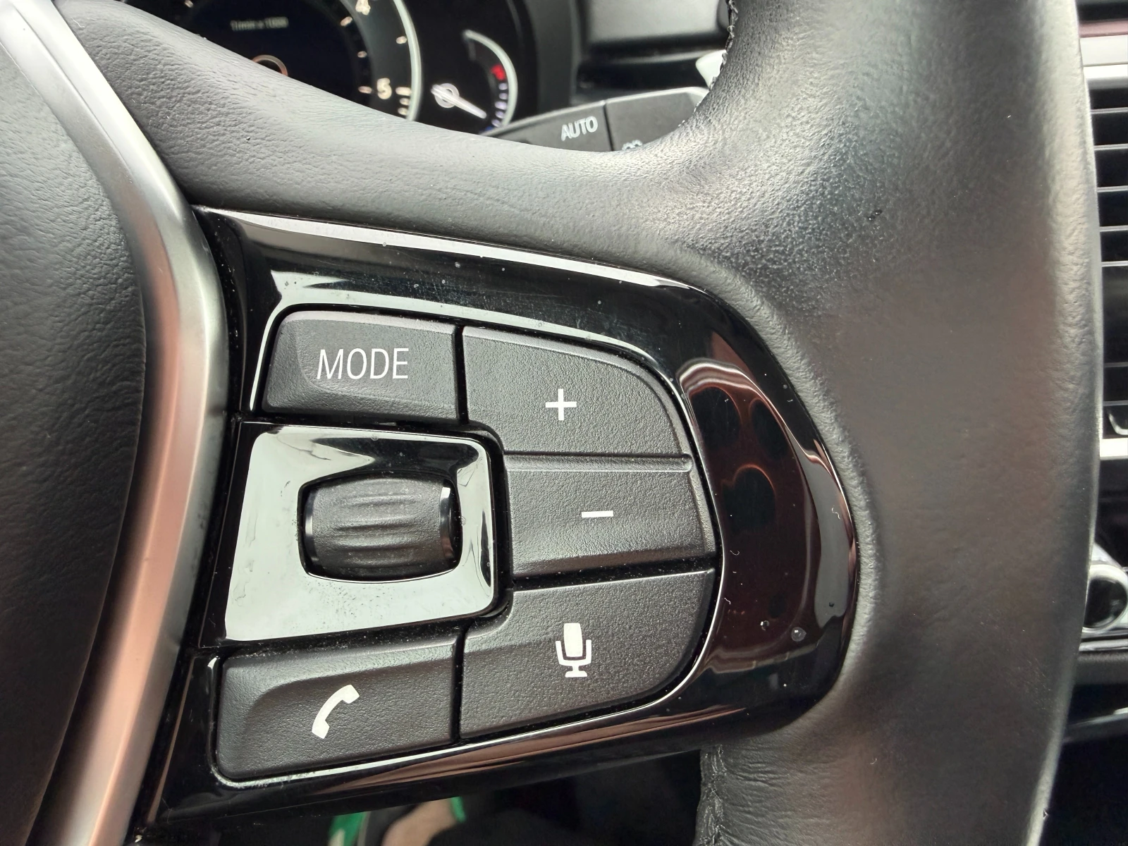 BMW 520 2.0d XDRIVE - изображение 9