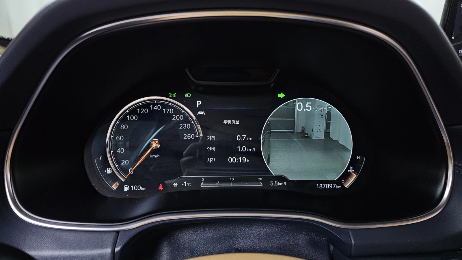 Genesis GV80 3.5T/AWD/Пълна сервизна история !!!, снимка 14 - Автомобили и джипове - 53986691