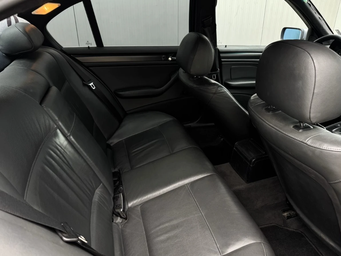 BMW 318 LCI/ LPG, снимка 10 - Автомобили и джипове - 54584989