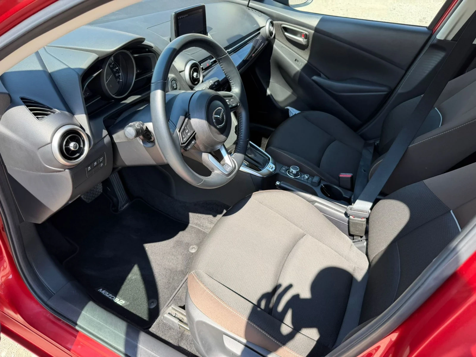 Mazda 2 1.5 Skyaktiv-G -  АВТОМАТИК , снимка 11 - Автомобили и джипове - 55050966