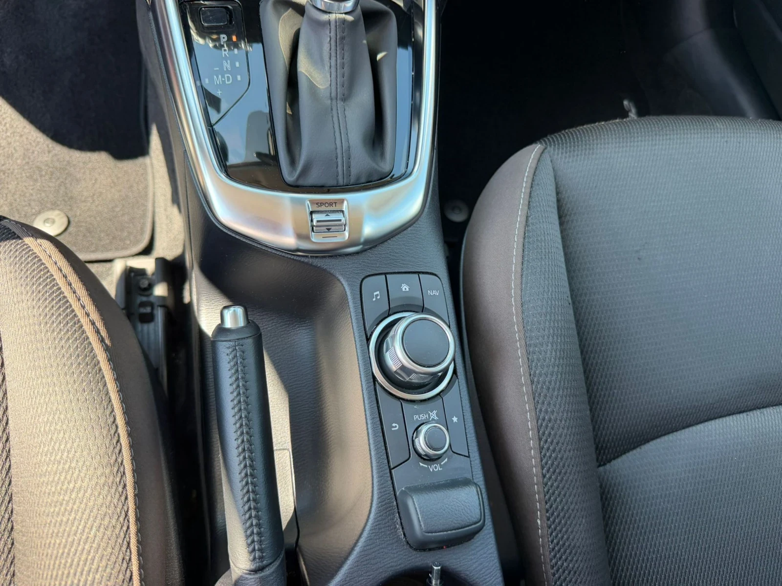Mazda 2 1.5 Skyaktiv-G -  АВТОМАТИК , снимка 14 - Автомобили и джипове - 55050966