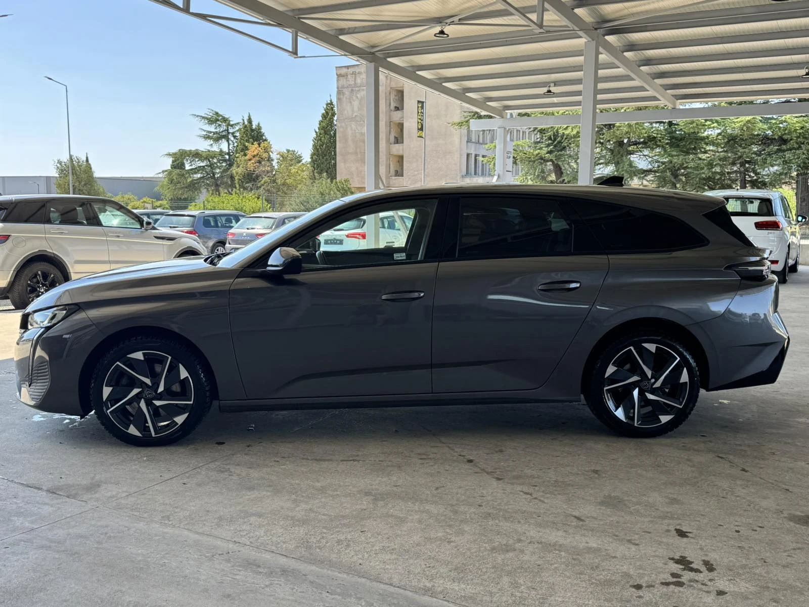 Peugeot 308 1.5BLUEHDI* 130ps* ALLURE* DISTRONIC* КОЖА* НАВИ* , снимка 2 - Автомобили и джипове - 55473120