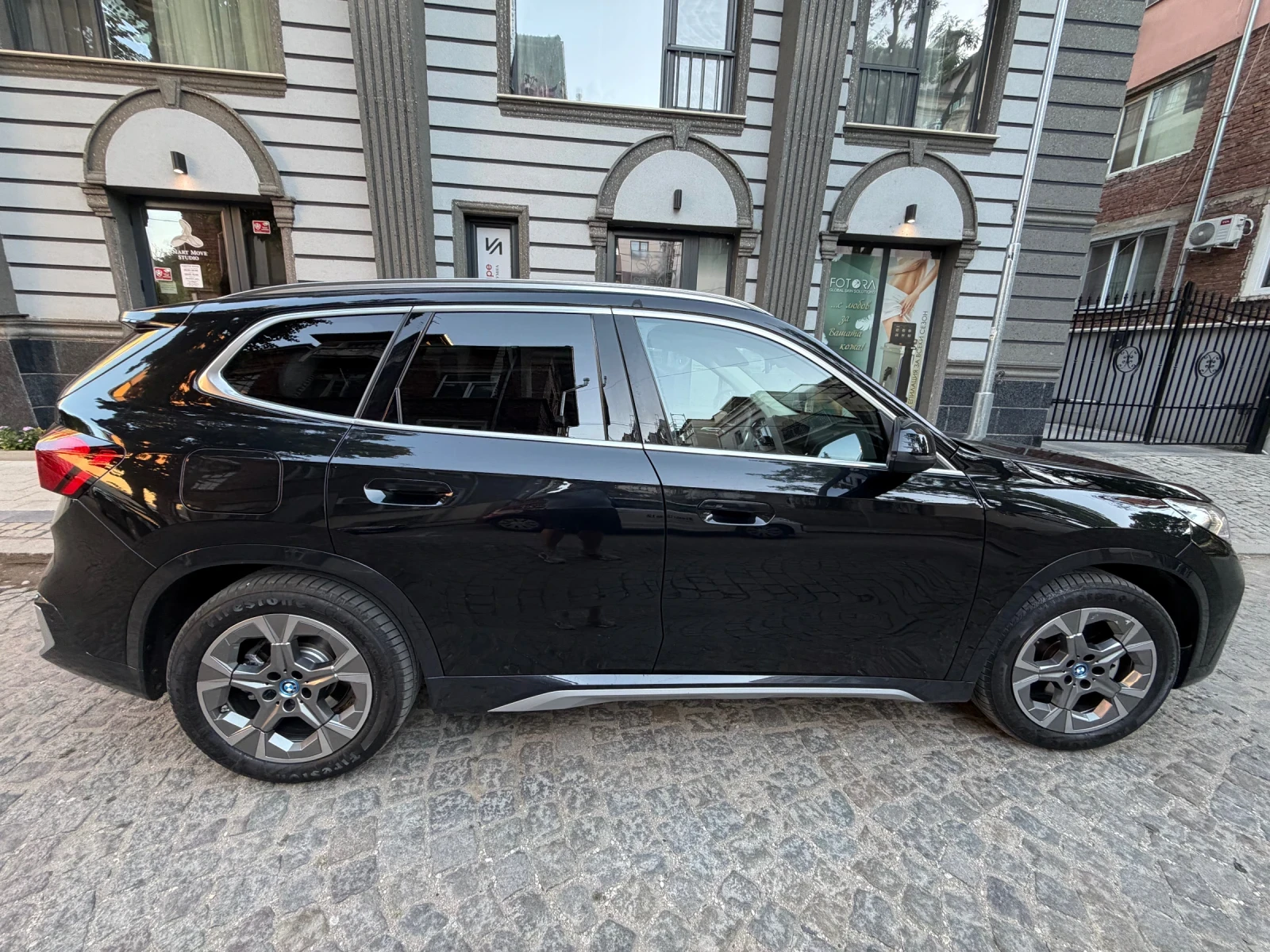 BMW iX1 2.0, снимка 2 - Автомобили и джипове - 55981577
