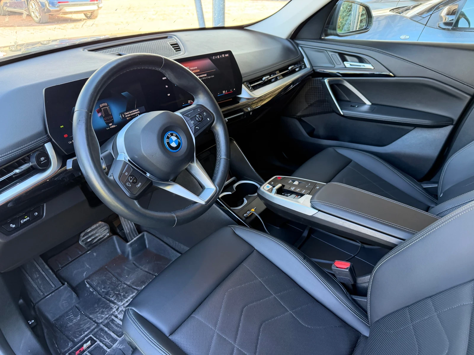 BMW iX1 2.0, снимка 11 - Автомобили и джипове - 55981577