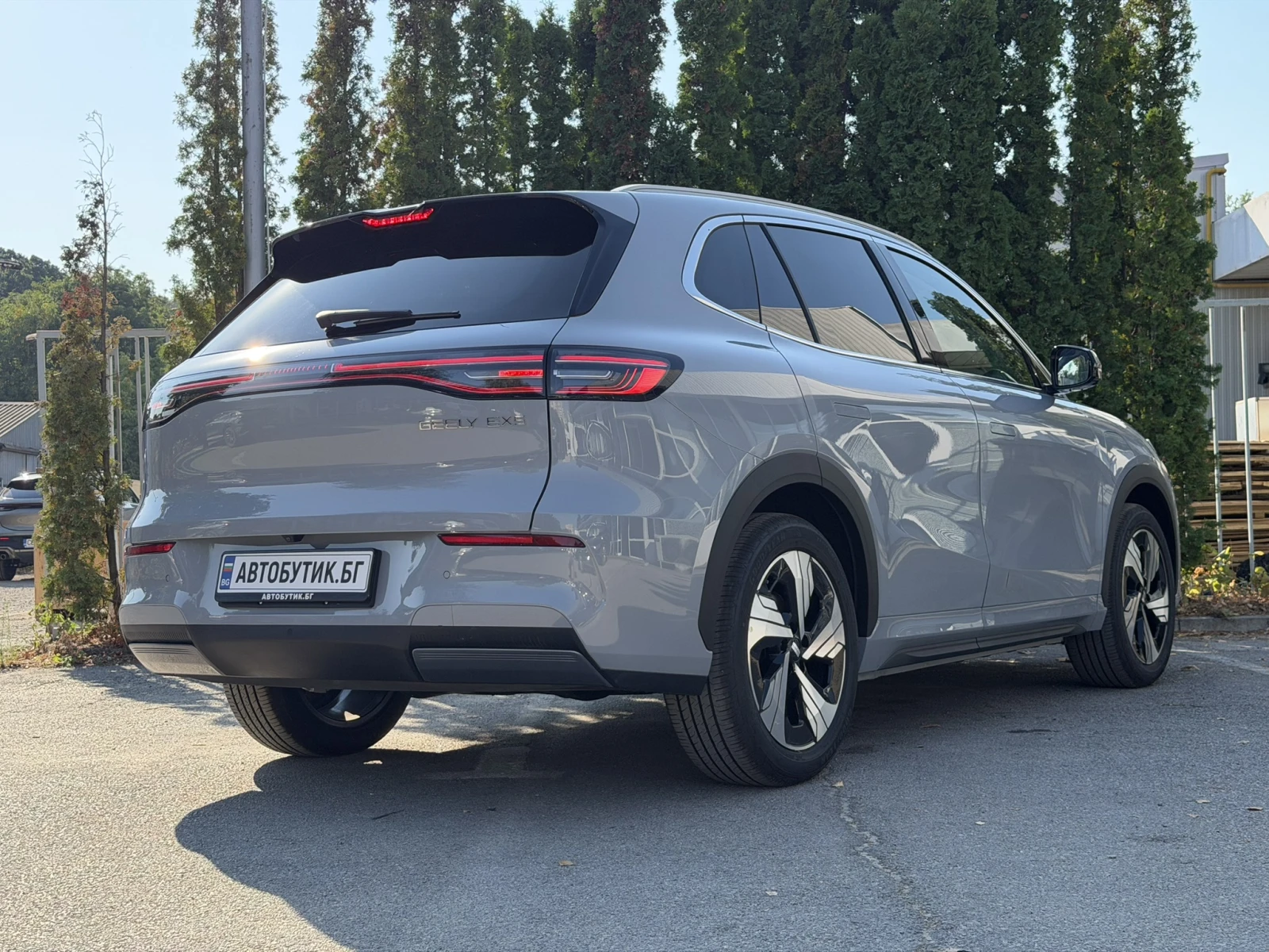 Geely EX5 MAX/360/PANO/HUD/ТЕРМОПОМПА, снимка 4 - Автомобили и джипове - 56127476