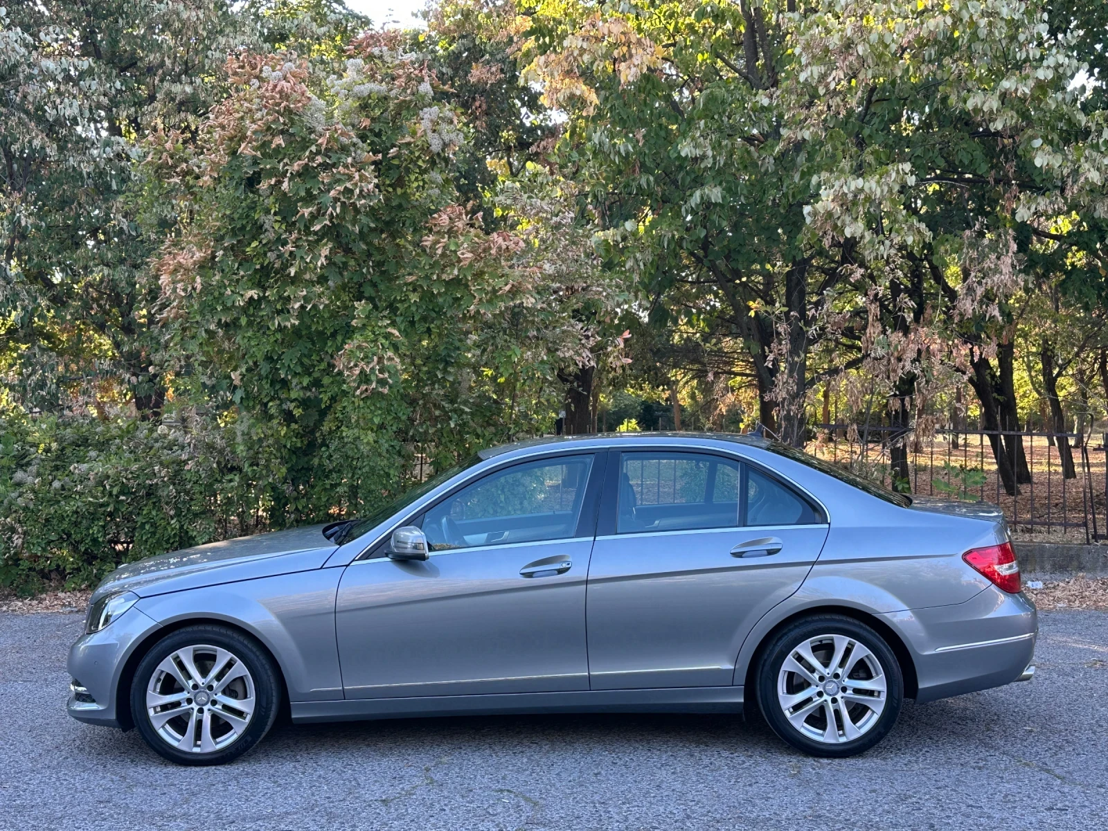 Mercedes-Benz C 220 AVANGARDE/7g-Tronik, снимка 8 - Автомобили и джипове - 56133983