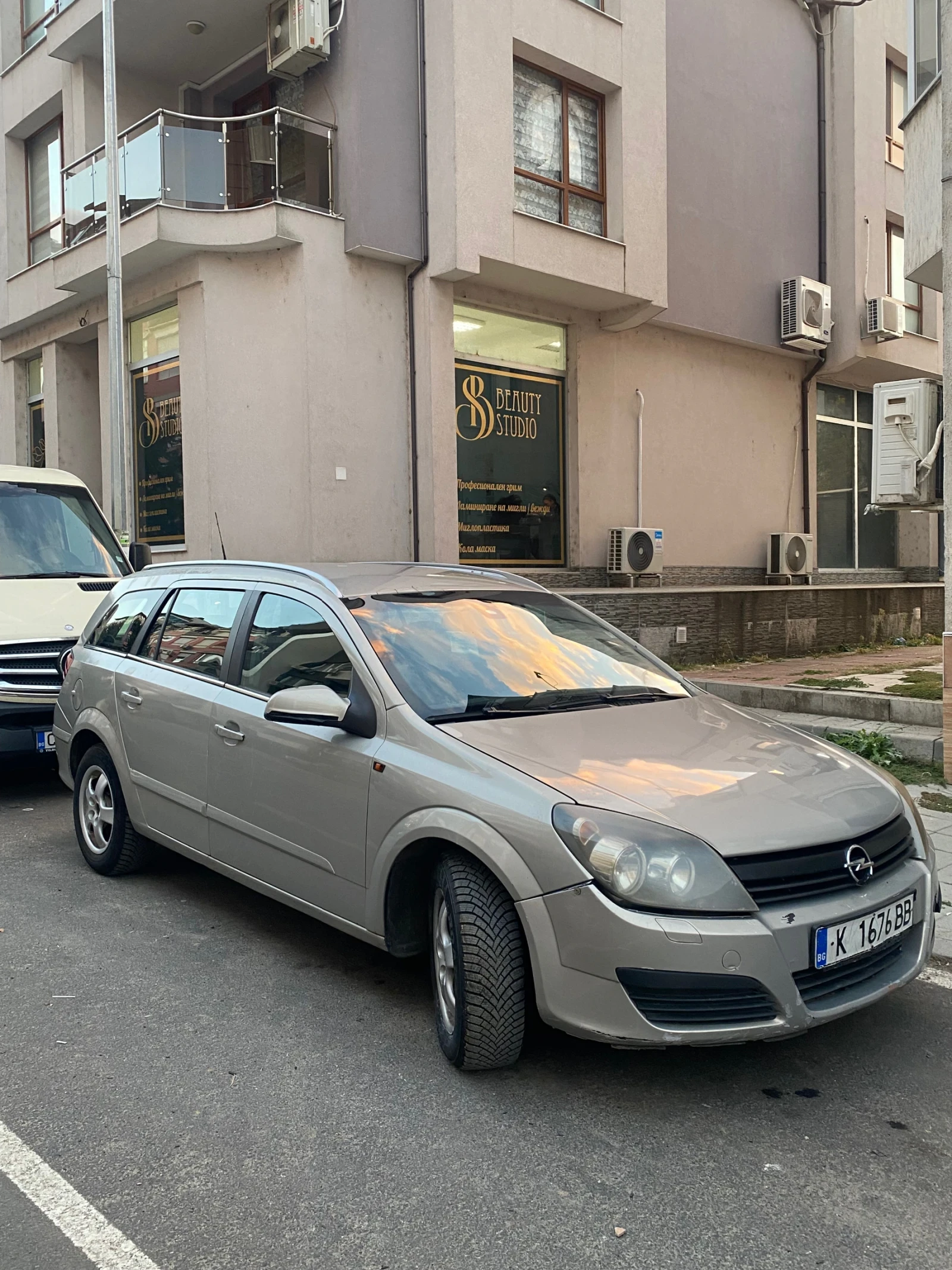Opel Astra, снимка 3 - Автомобили и джипове - 56568897