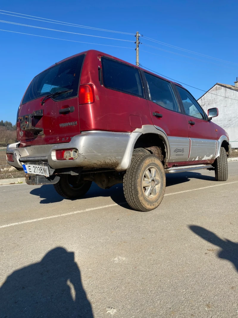 Nissan Terrano 2.7TDI, снимка 4 - Автомобили и джипове - 48507620