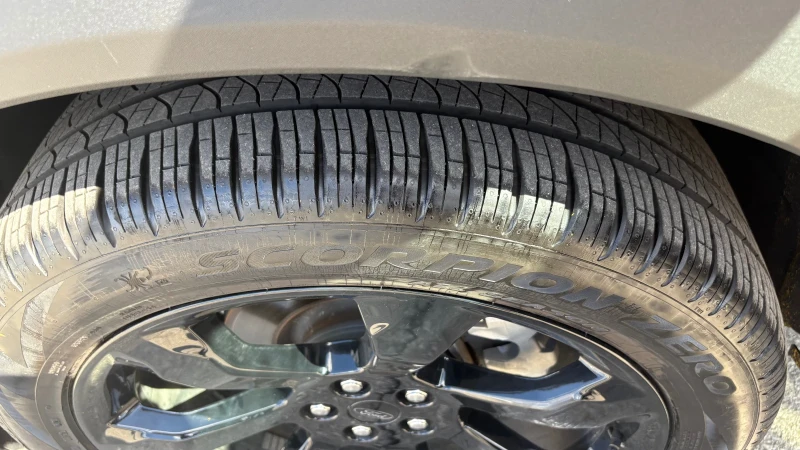 Ford Explorer ST-LINE 24500 км. 7 местен ПРОМО ДО 01.2026г., снимка 10 - Автомобили и джипове - 52423210