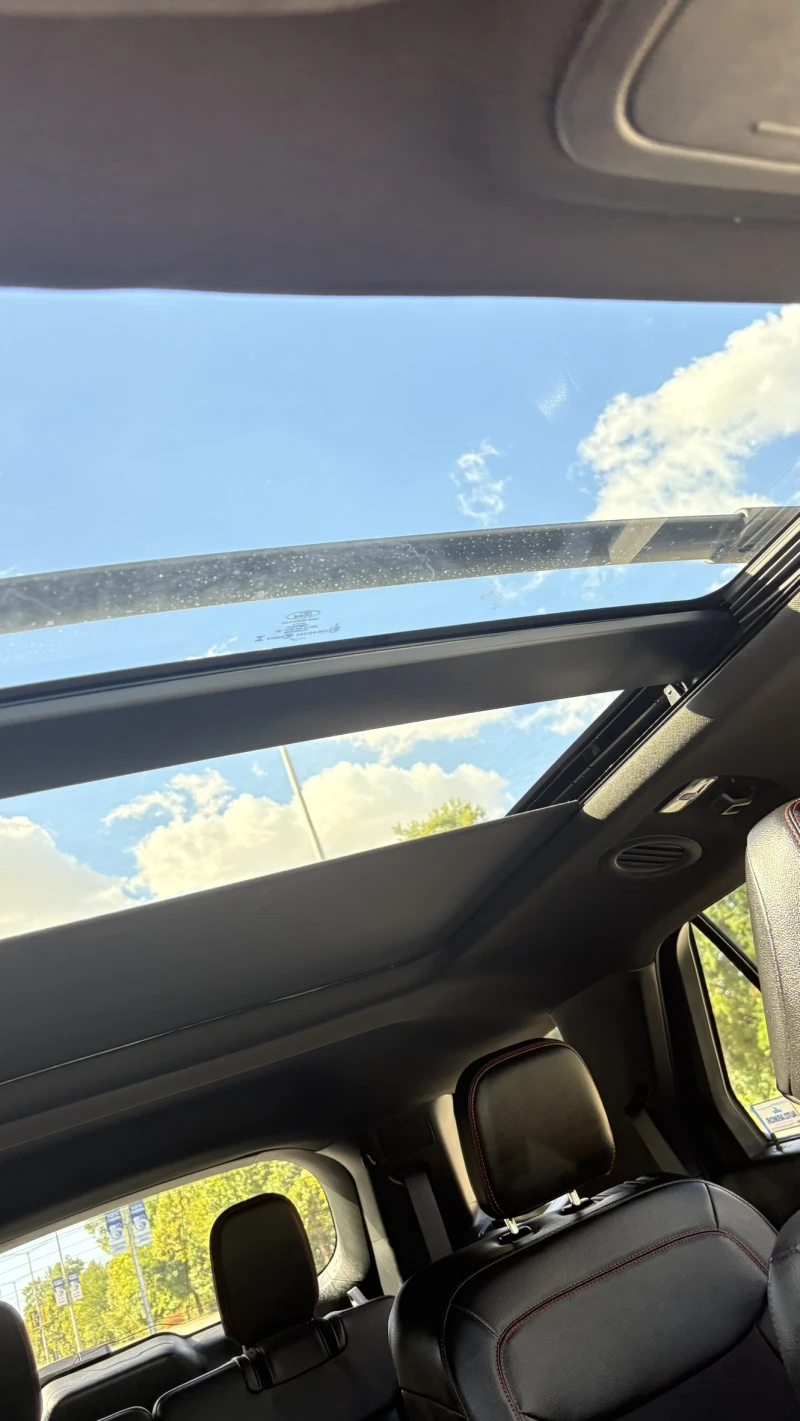 Ford Explorer ST-LINE 24500 км. 7 местен ПРОМО ДО 01.2026г., снимка 15 - Автомобили и джипове - 52423210