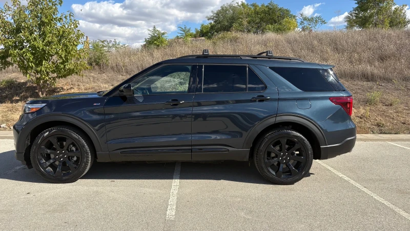 Ford Explorer ST-LINE 24500 км. 7 местен ПРОМО ДО 01.2026г., снимка 4 - Автомобили и джипове - 52423210