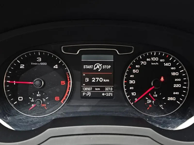 Audi Q3 2.0 TDI Quattro, снимка 8 - Автомобили и джипове - 55128644