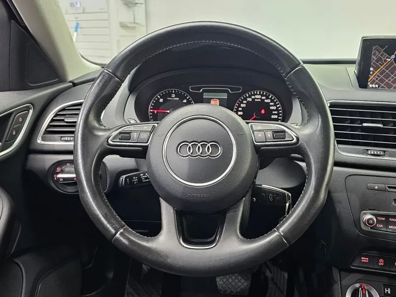 Audi Q3 2.0 TDI Quattro, снимка 13 - Автомобили и джипове - 55128644