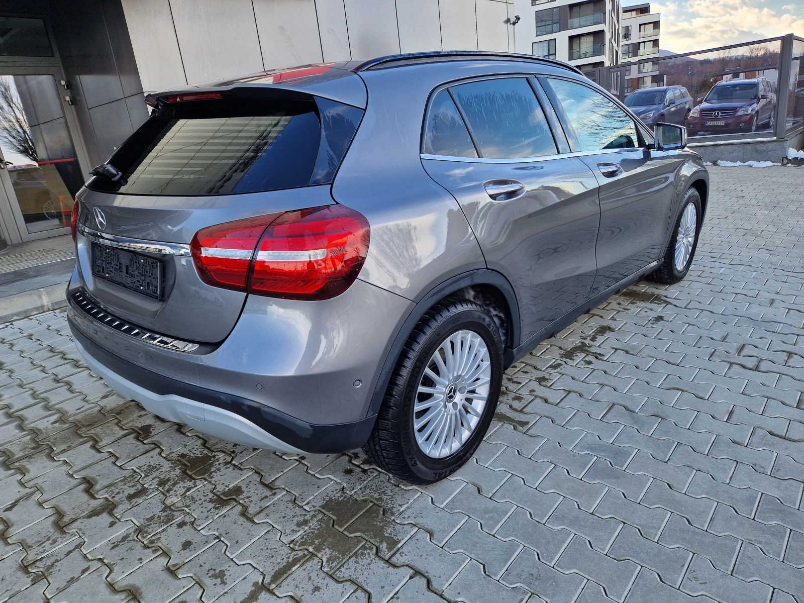 Mercedes-Benz GLA 200 d Premium Plus - изображение 4