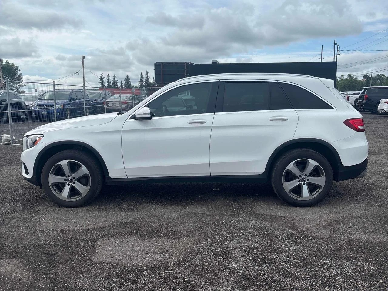 Mercedes-Benz GLC 300 AWD* Авто финансиране* Карфакс - изображение 2