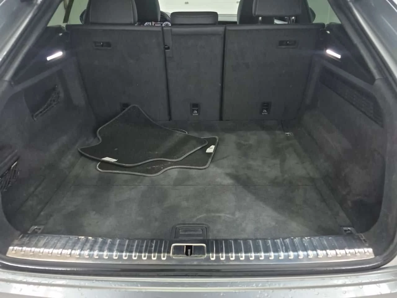 Audi Q8 PROGRESSIV| AMBIENT| PANORAMA| ОБДУХВАНЕ| CARFAX , снимка 14 - Автомобили и джипове - 53894873