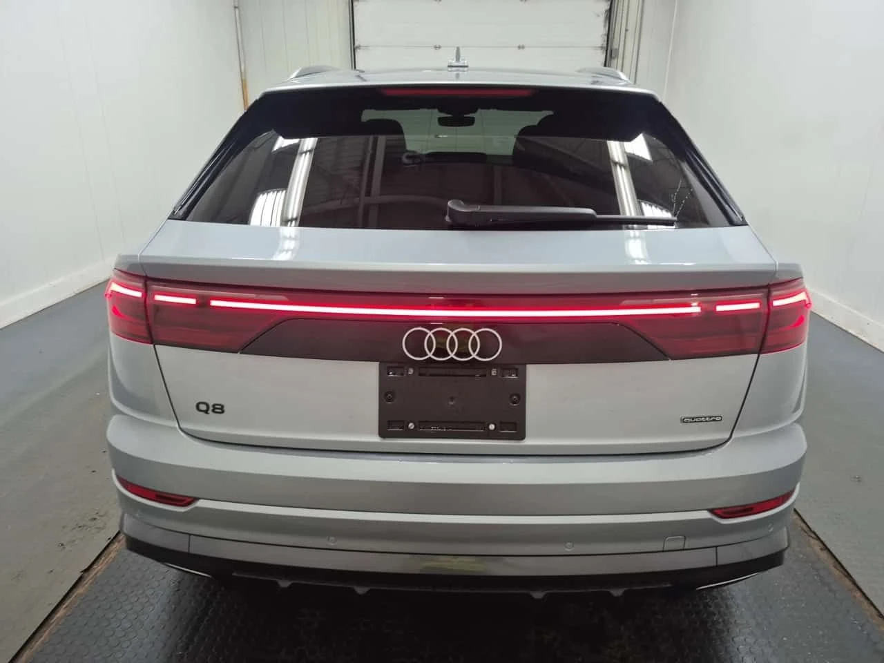 Audi Q8 PROGRESSIV| AMBIENT| PANORAMA| ОБДУХВАНЕ| CARFAX , снимка 17 - Автомобили и джипове - 53894873