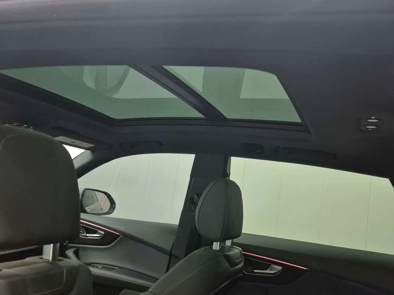 Audi Q8 PROGRESSIV| AMBIENT| PANORAMA| ОБДУХВАНЕ| CARFAX , снимка 13 - Автомобили и джипове - 53894873