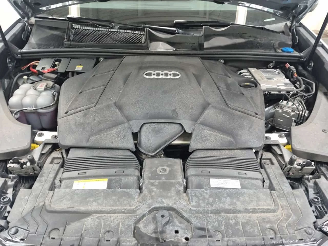 Audi Q8 PROGRESSIV| AMBIENT| PANORAMA| ОБДУХВАНЕ| CARFAX , снимка 16 - Автомобили и джипове - 53894873