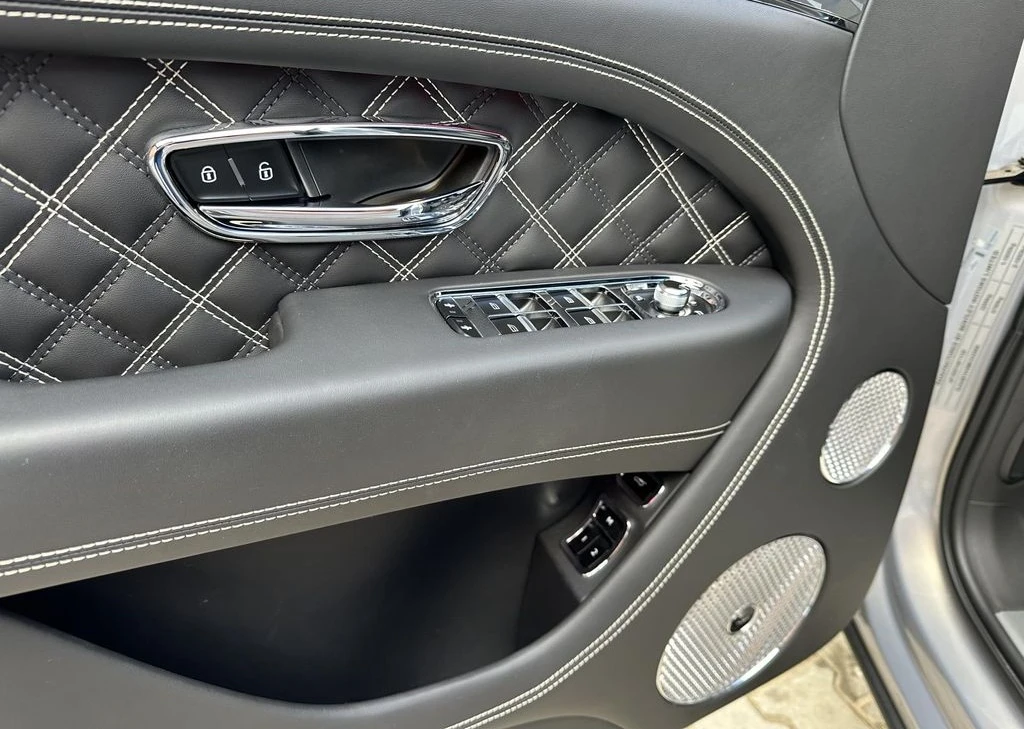 Bentley Bentayga 4.0 V8 4WD, снимка 9 - Автомобили и джипове - 54199867