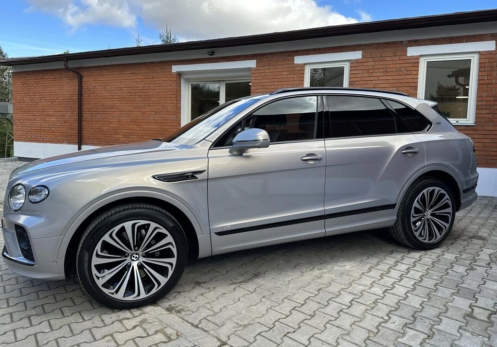 Bentley Bentayga 4.0 V8 4WD, снимка 3 - Автомобили и джипове - 54199867