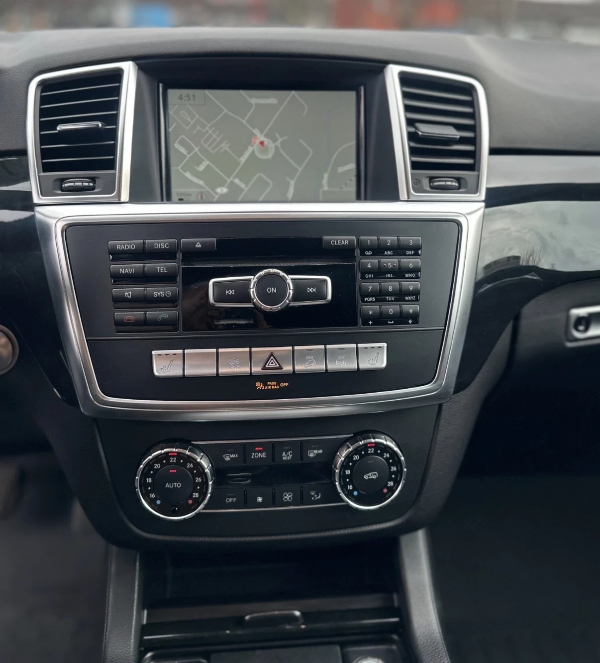 Mercedes-Benz ML 350 DIESEL / НА ПРУЖИНИ / ПОДГРЕВ ОТЗАД / БЕЗ ИНЦИДЕНТ, снимка 6 - Автомобили и джипове - 54485847