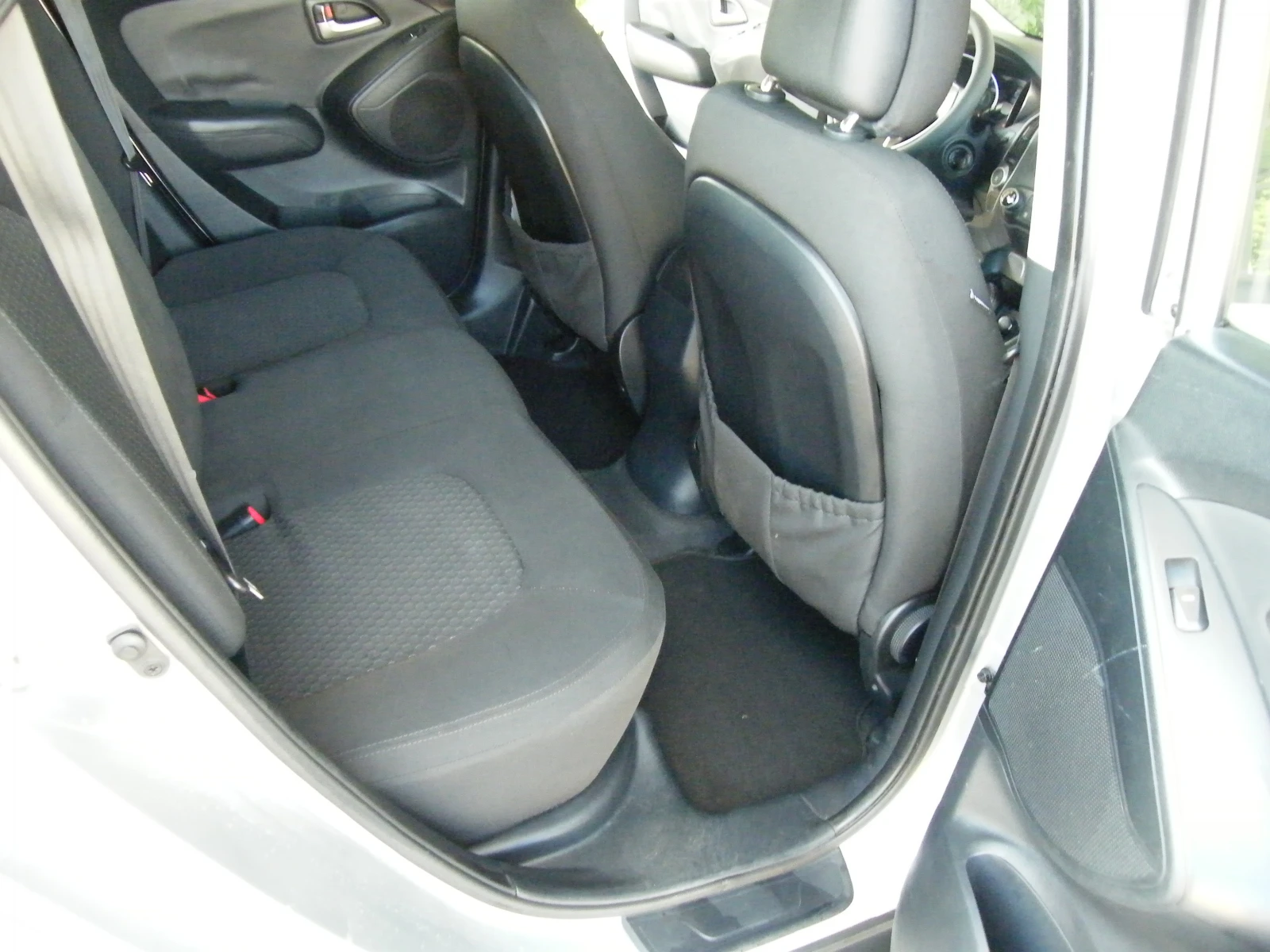 Hyundai IX35 2.0 CRDI 4x4, снимка 14 - Автомобили и джипове - 54870557