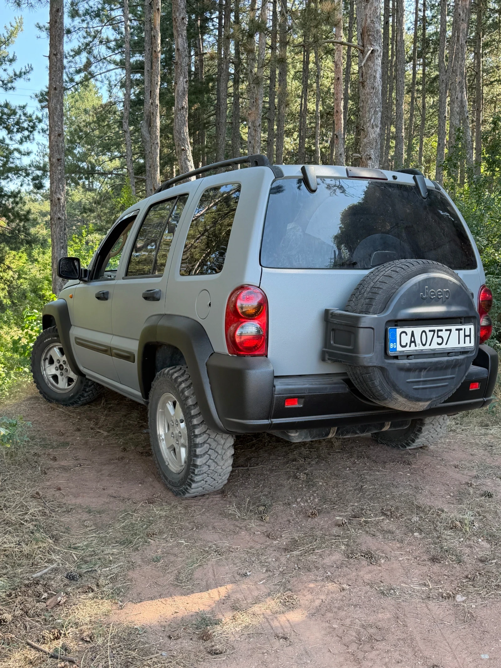 Jeep Cherokee, снимка 4 - Автомобили и джипове - 55905021