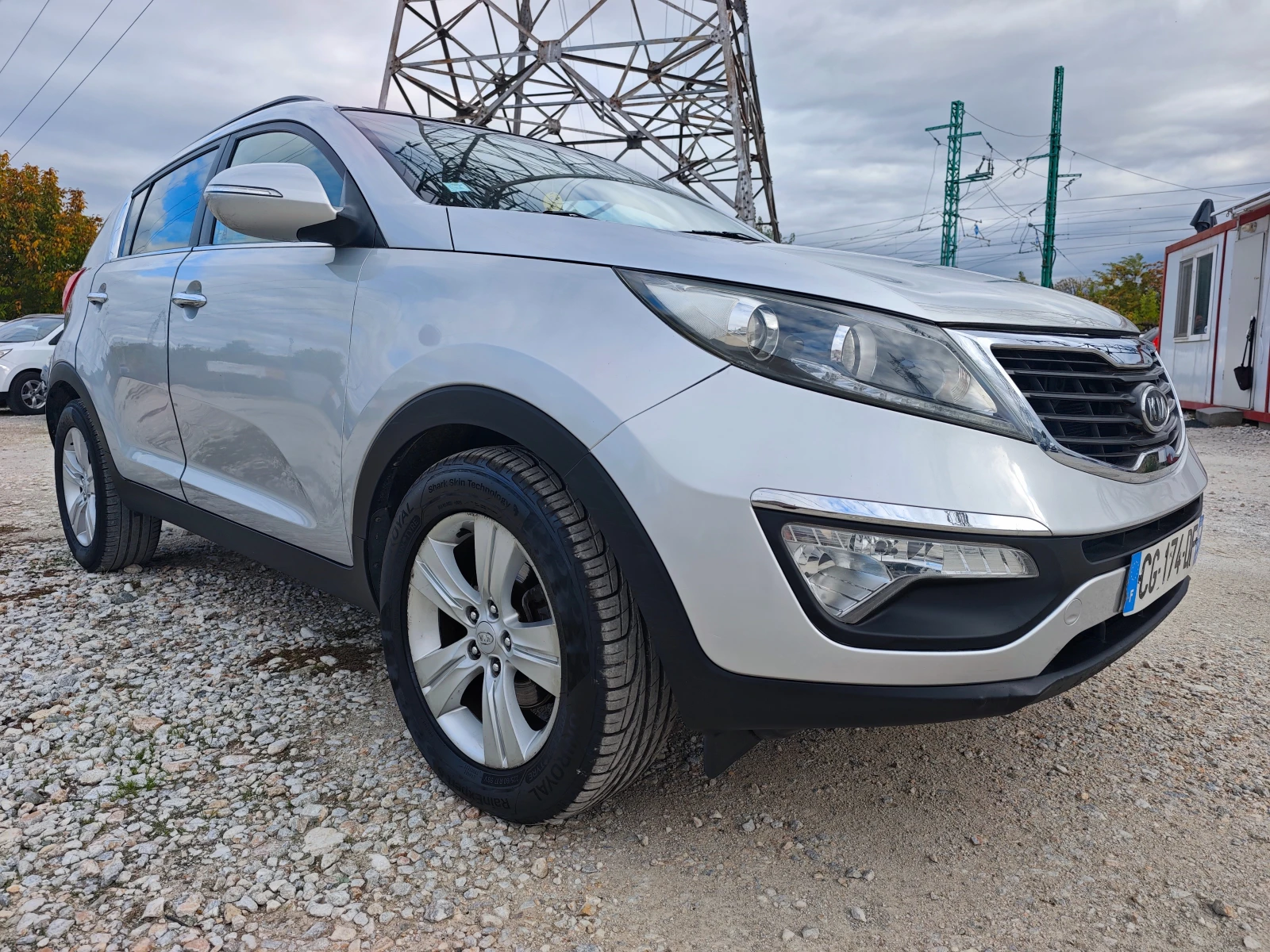 Kia Sportage 1.7CRDi ПАНОРАМА , снимка 8 - Автомобили и джипове - 56712973
