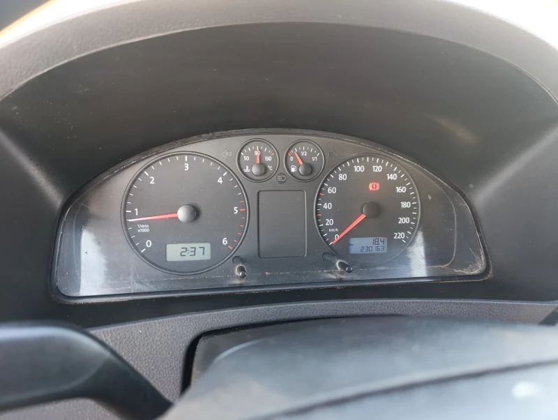 VW T5, снимка 14 - Бусове и автобуси - 52366648