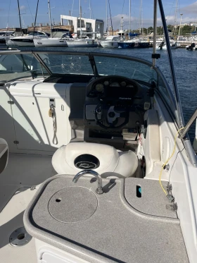 Обява за продажба на Моторна яхта Rinker 230 ~55 000 лв. - изображение 3 | Auto.bg Обява за продажба на Моторна яхта Rinker 230 ~55 000 лв. - изображение 3