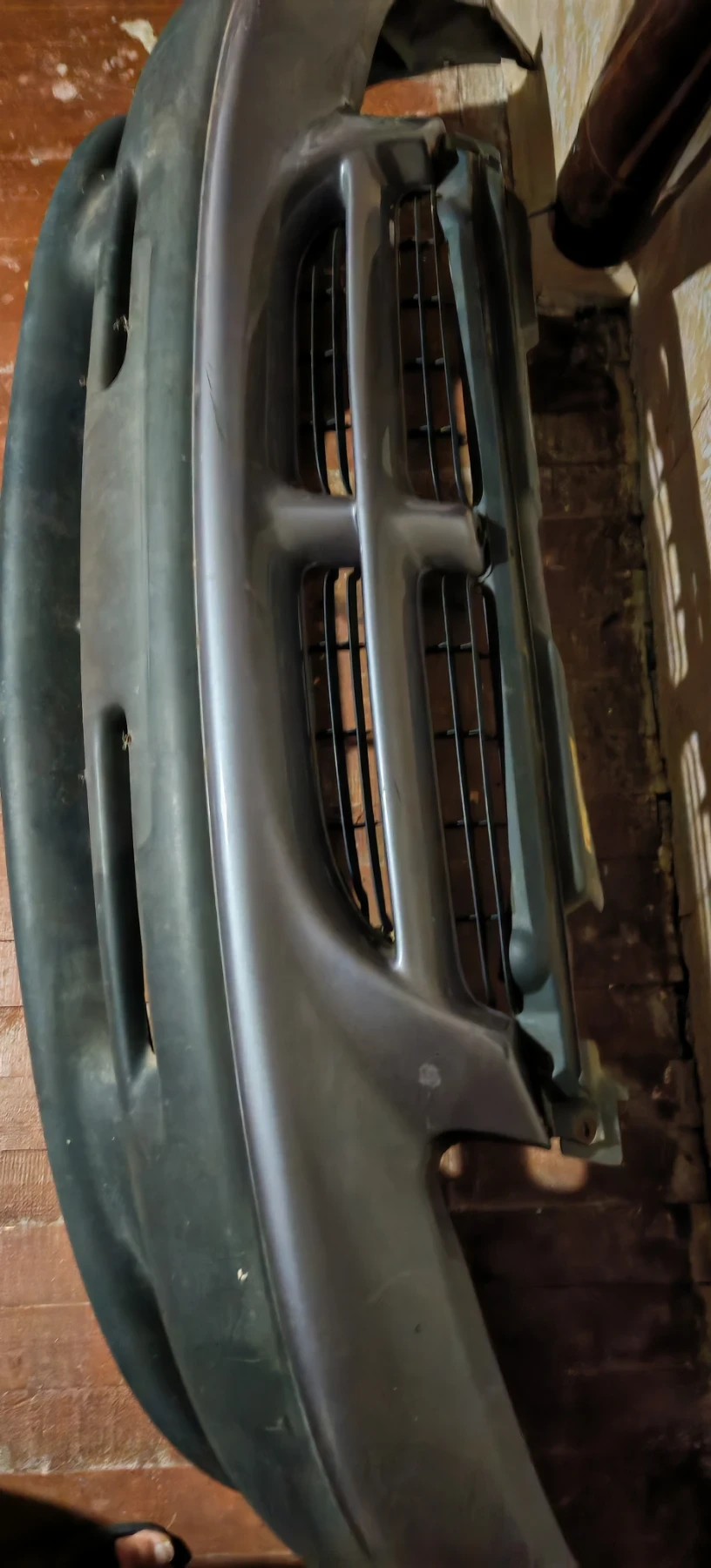 Предна броня chrysler voyager 1996-2000 , снимка 2 - Части - 54380709