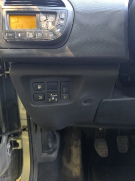 Citroen Grand C4 Picasso 1.8 125к.с Бензин с газ, снимка 12