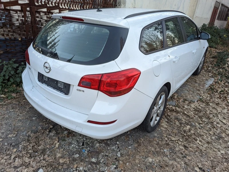 Opel Astra 1.7  cdti, снимка 5 - Автомобили и джипове - 47140050