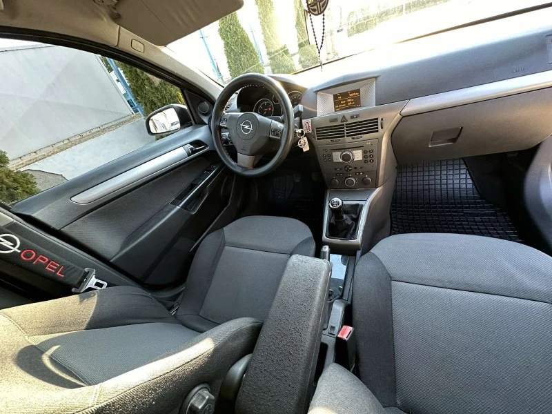 Opel Astra, снимка 15 - Автомобили и джипове - 47369057