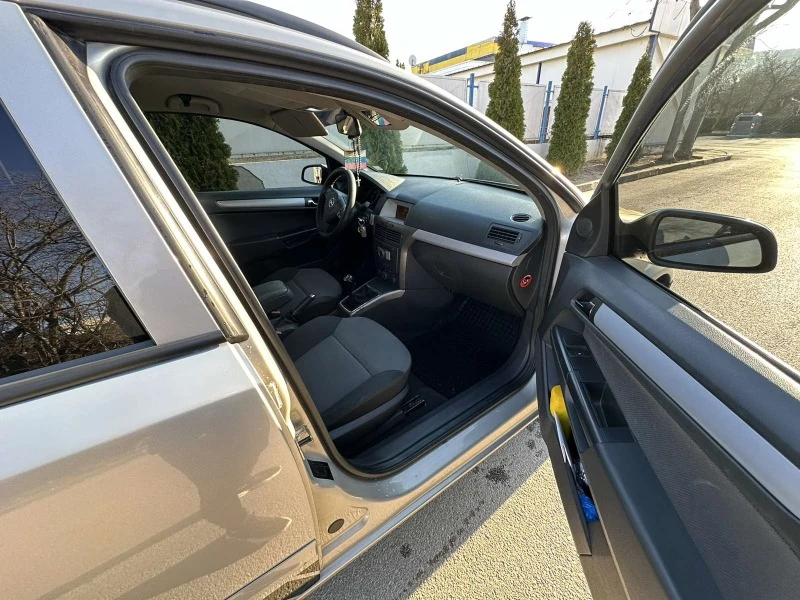 Opel Astra, снимка 12 - Автомобили и джипове - 47369057