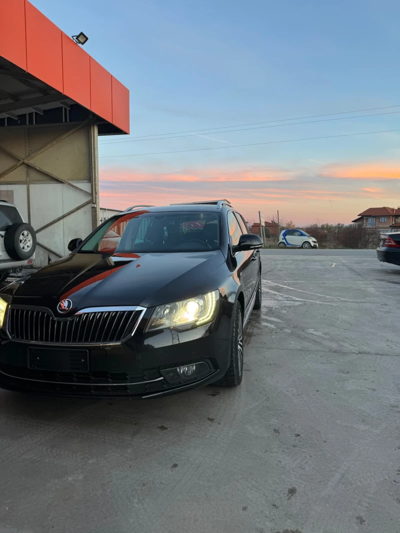 Skoda Superb 2.0 TDI 4x4 DSG, снимка 2 - Автомобили и джипове - 48015234