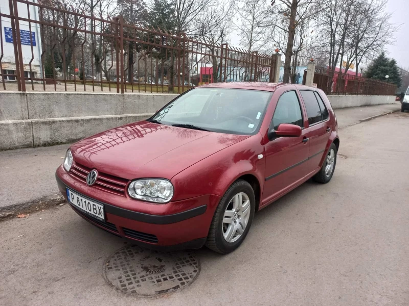 VW Golf, снимка 1 - Автомобили и джипове - 49028730