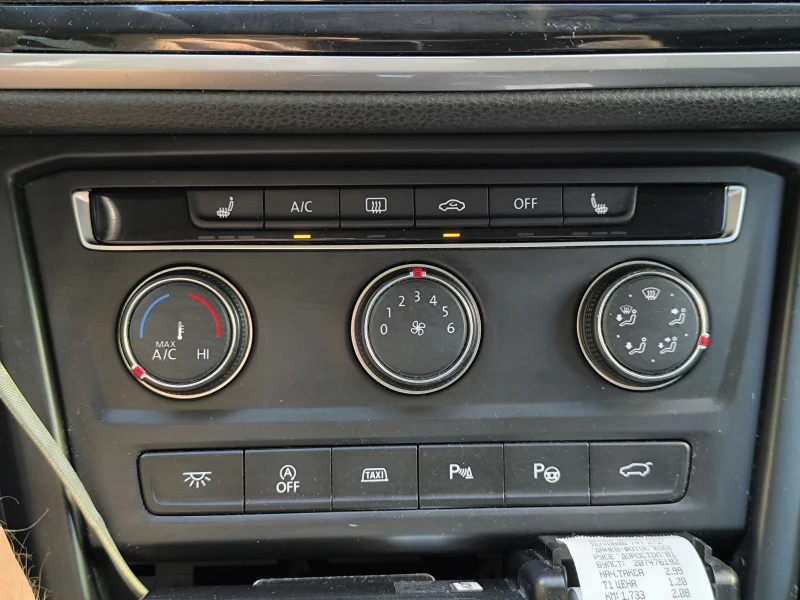 VW Touran 2.0tdi cr DSG6, снимка 11 - Автомобили и джипове - 51474186