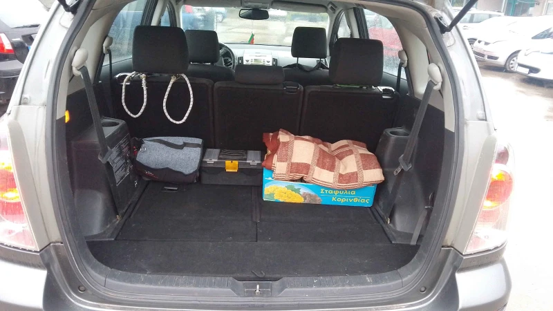 Toyota Corolla verso, снимка 11 - Автомобили и джипове - 51922173