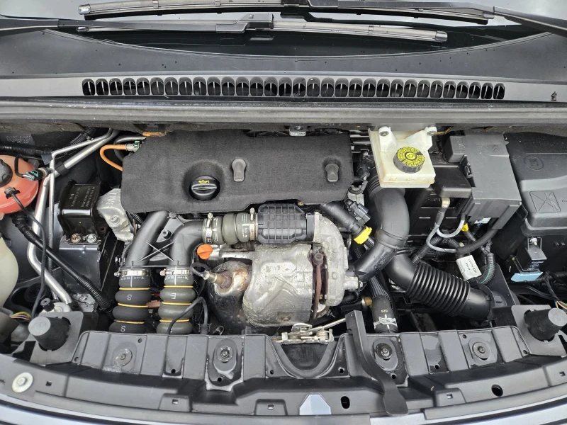 Peugeot 3008 1.6HDI-112кс= 6ск= АВТОПИЛОТ= НАВИ= КЛИМАТРОНИК, снимка 17 - Автомобили и джипове - 53012226