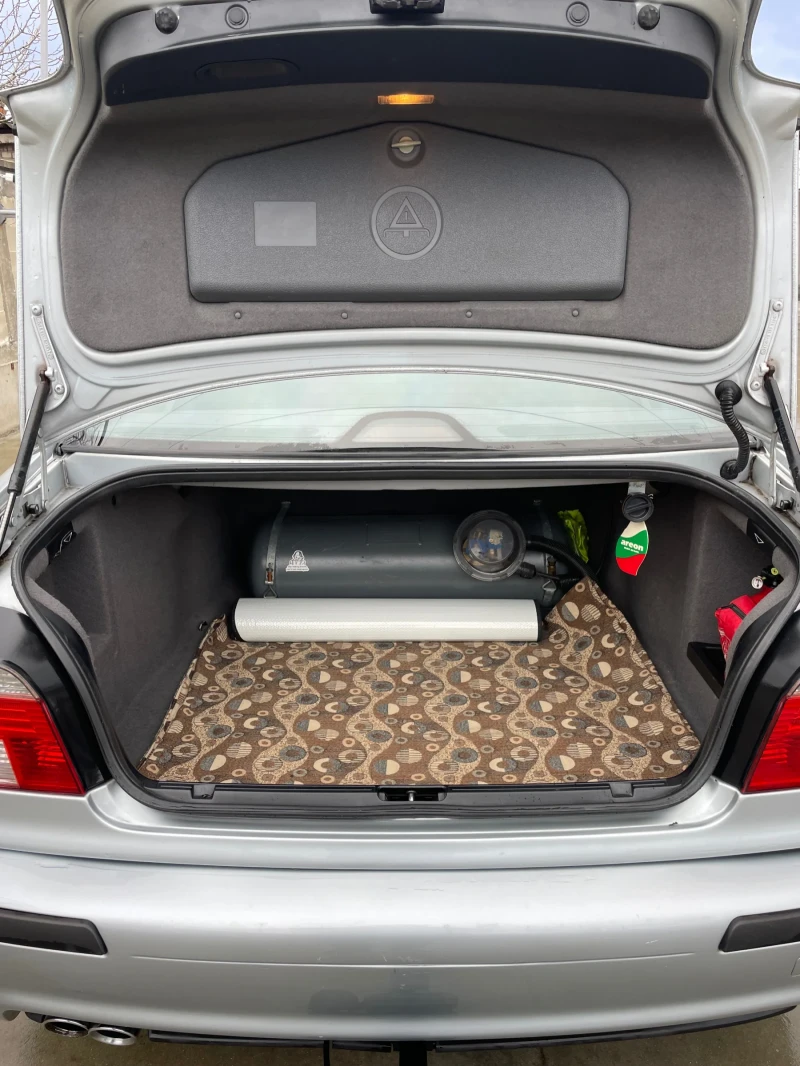 BMW 520, снимка 10 - Автомобили и джипове - 53054258