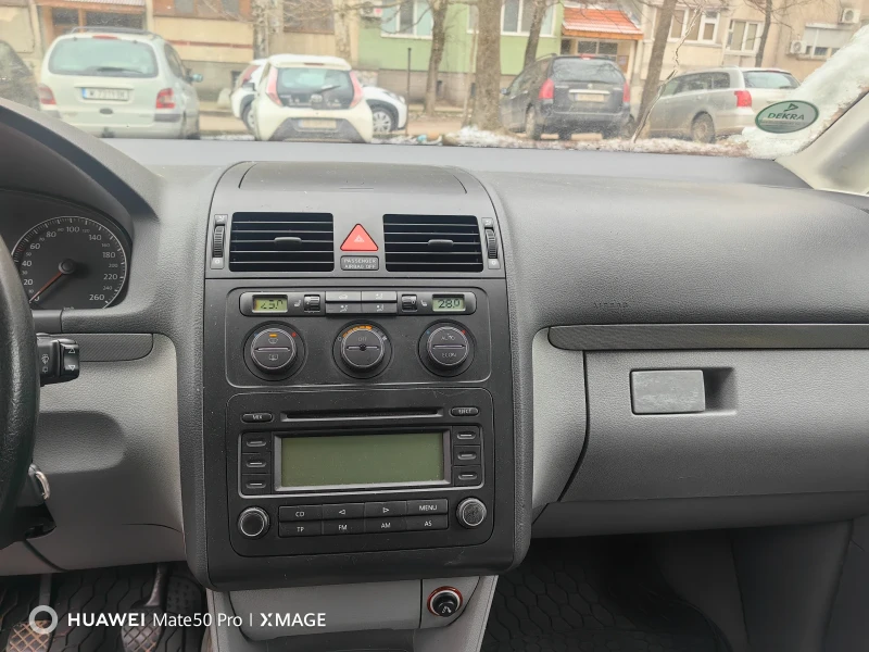 VW Touran 1.9, снимка 8 - Автомобили и джипове - 53177360