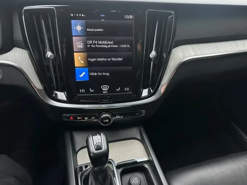 Volvo V60 2.0d 190ps R Design Aut. DK, снимка 13 - Автомобили и джипове - 53204633