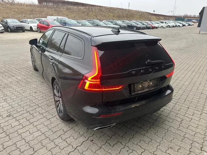 Volvo V60 2.0d 190ps R Design Aut. DK, снимка 5 - Автомобили и джипове - 53204633